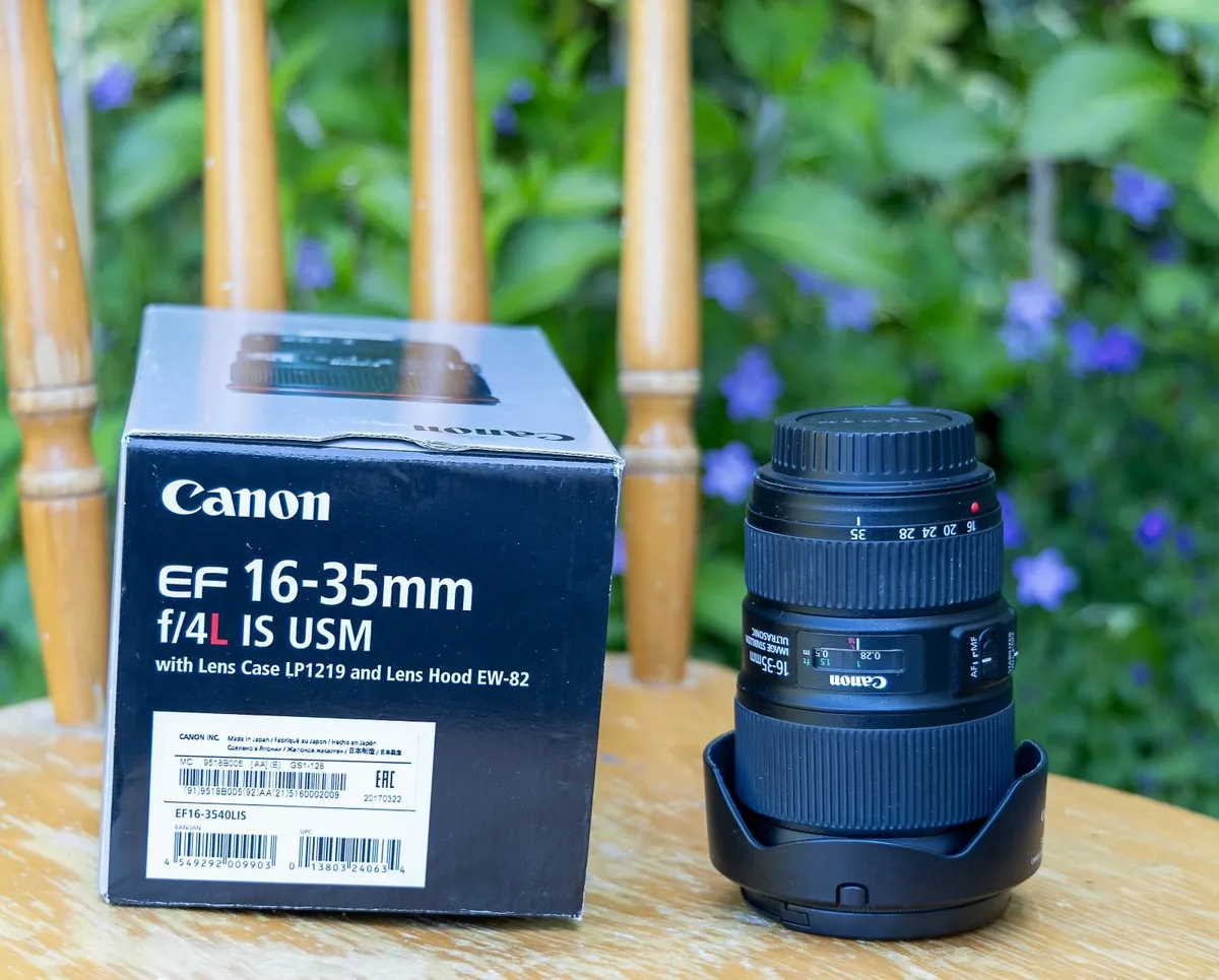 Canon EF 16-35mm f4L IS USM - rarely used - Image 1