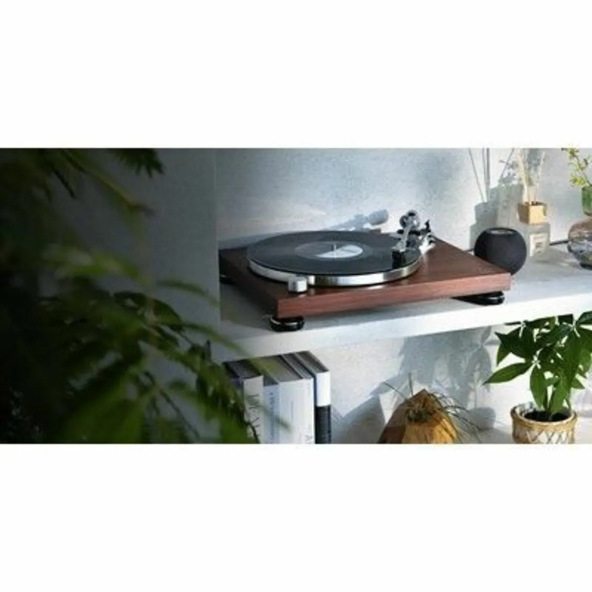 Audio Technica Turntable Bluetooth - Image 1