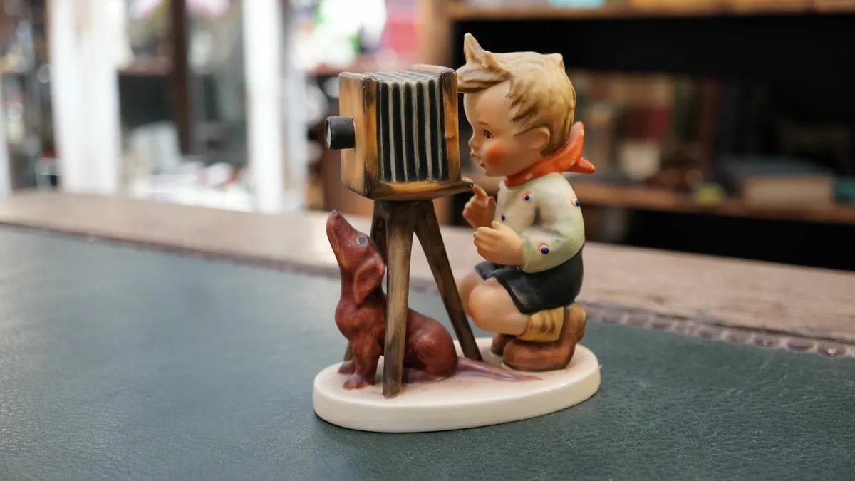 Goebel Hummel Figurine - The Photographer - Image 1