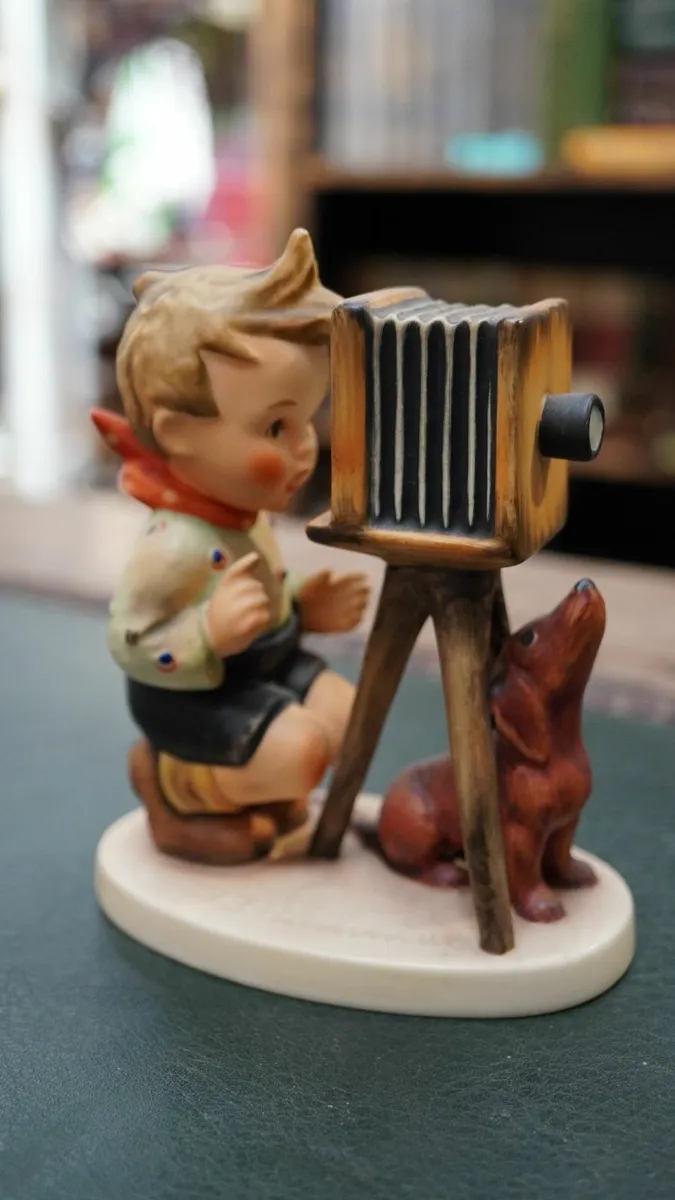 Goebel Hummel Figurine - The Photographer - Image 3
