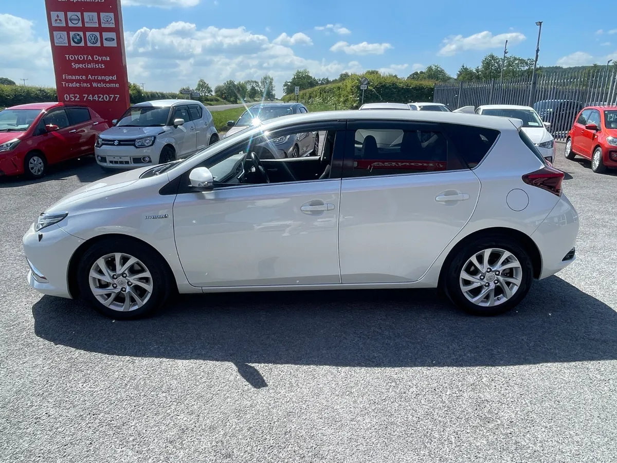 2016-2 Toyota auris - Image 4