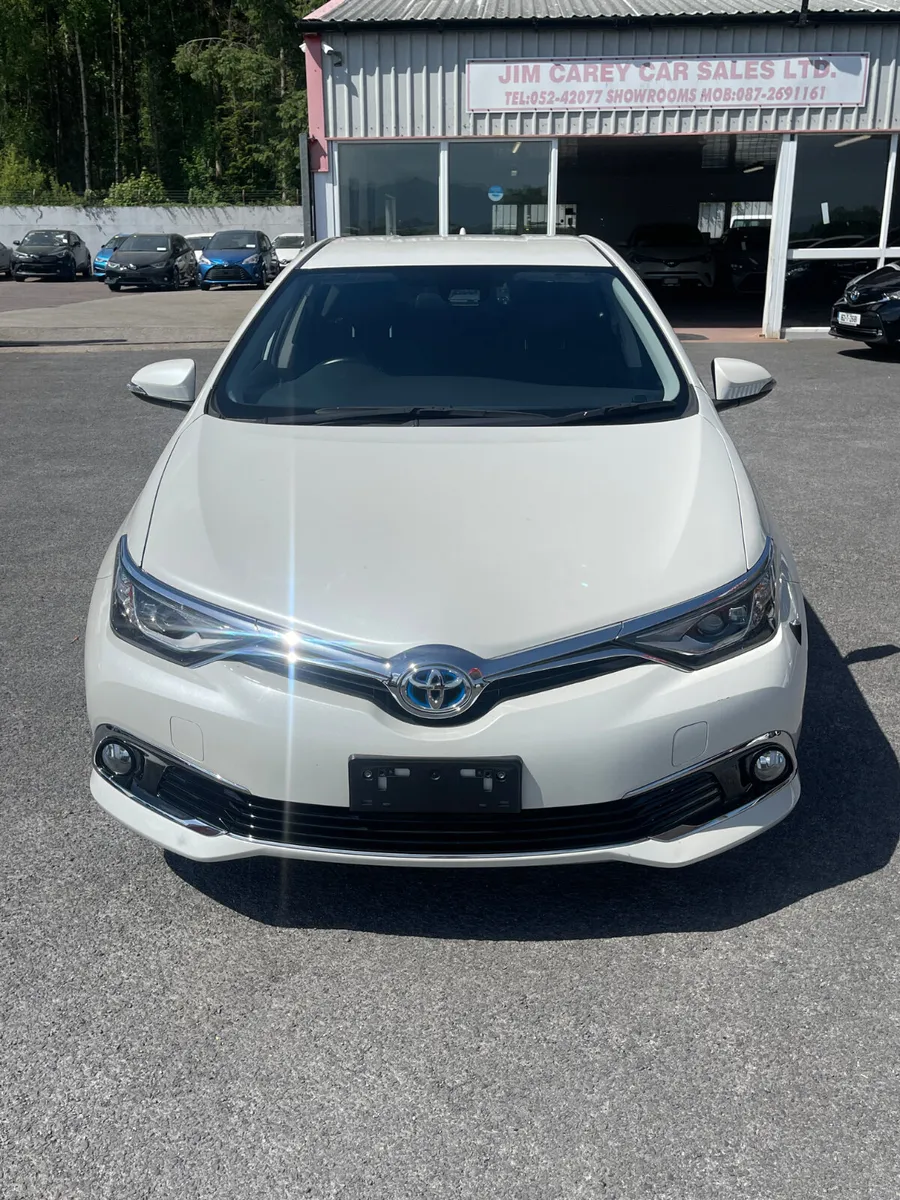 2016-2 Toyota auris - Image 2