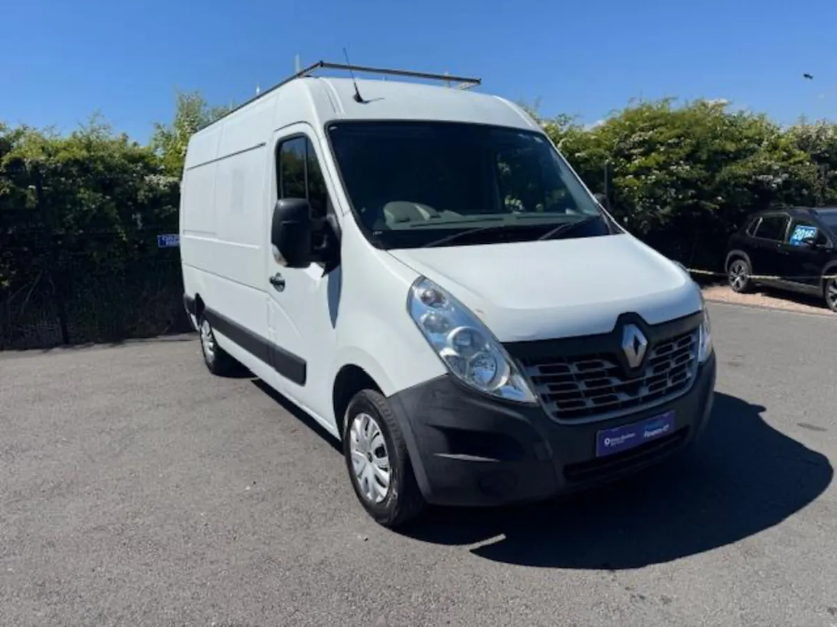 Renault Master MWB - NO VAT. - Image 1