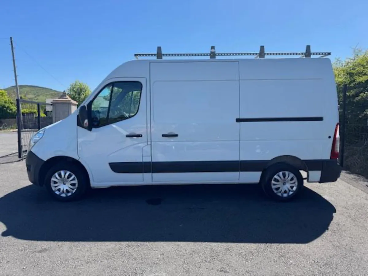 Renault Master MWB - NO VAT. - Image 4