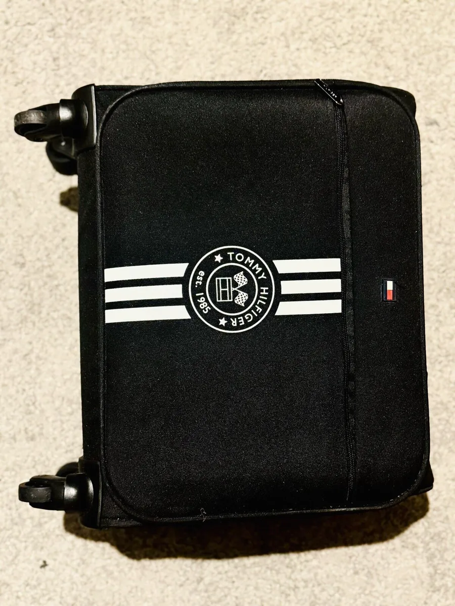 Tommy Hilfiger Trolley Bag – Like New – €70 - Image 2