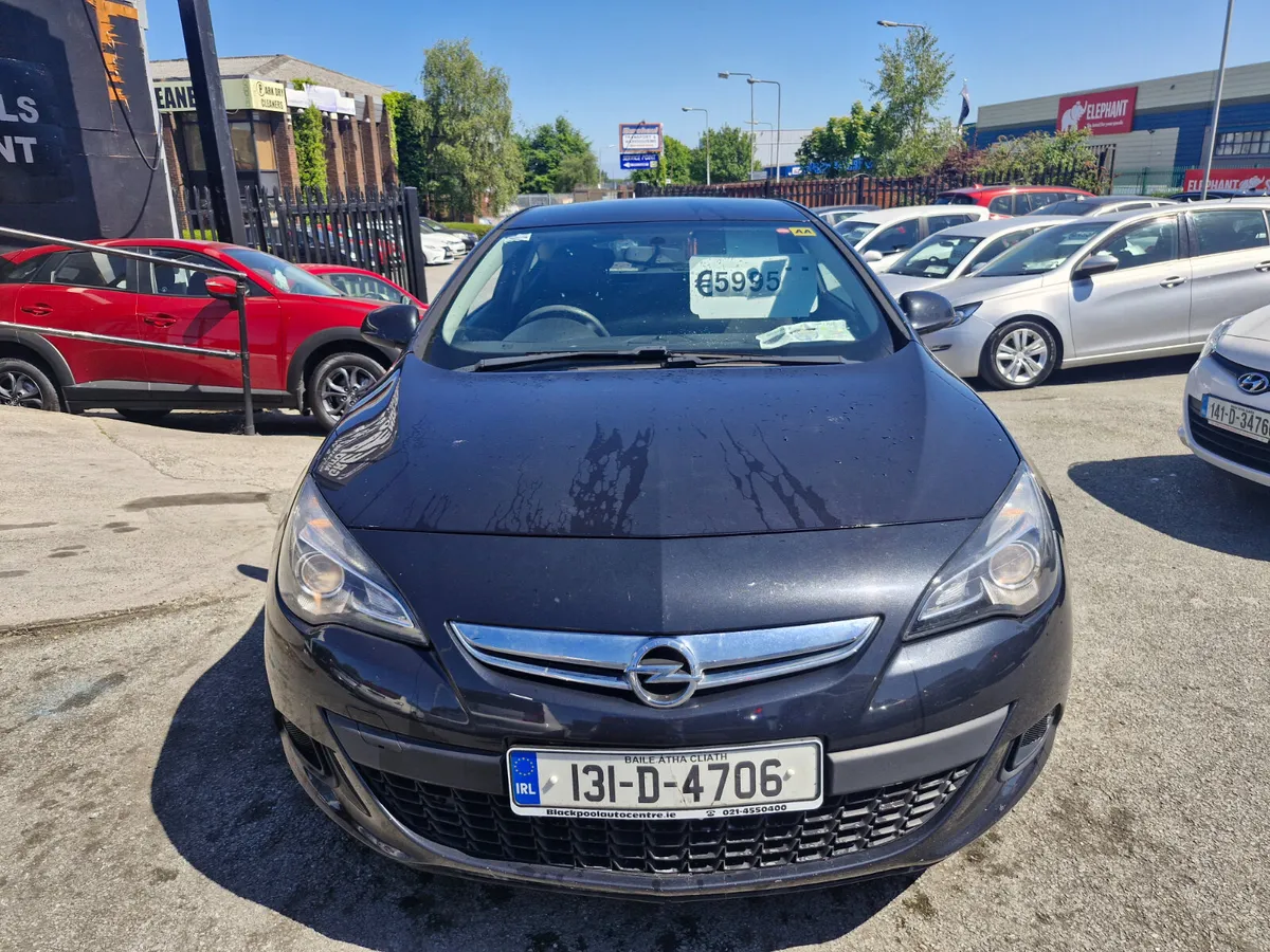 Opel Astra 2013 - Image 2