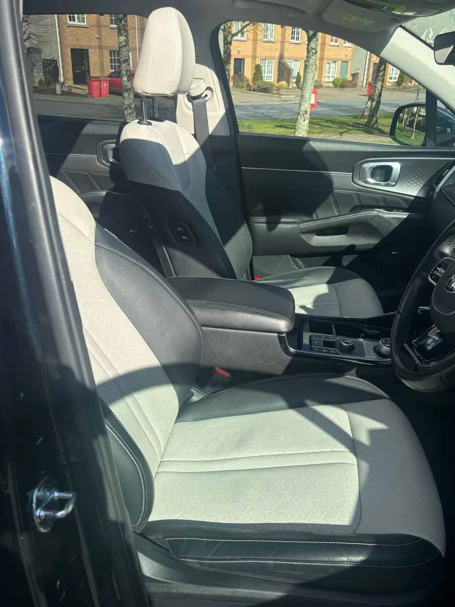 211 Kia Sorento k4 model - Image 4