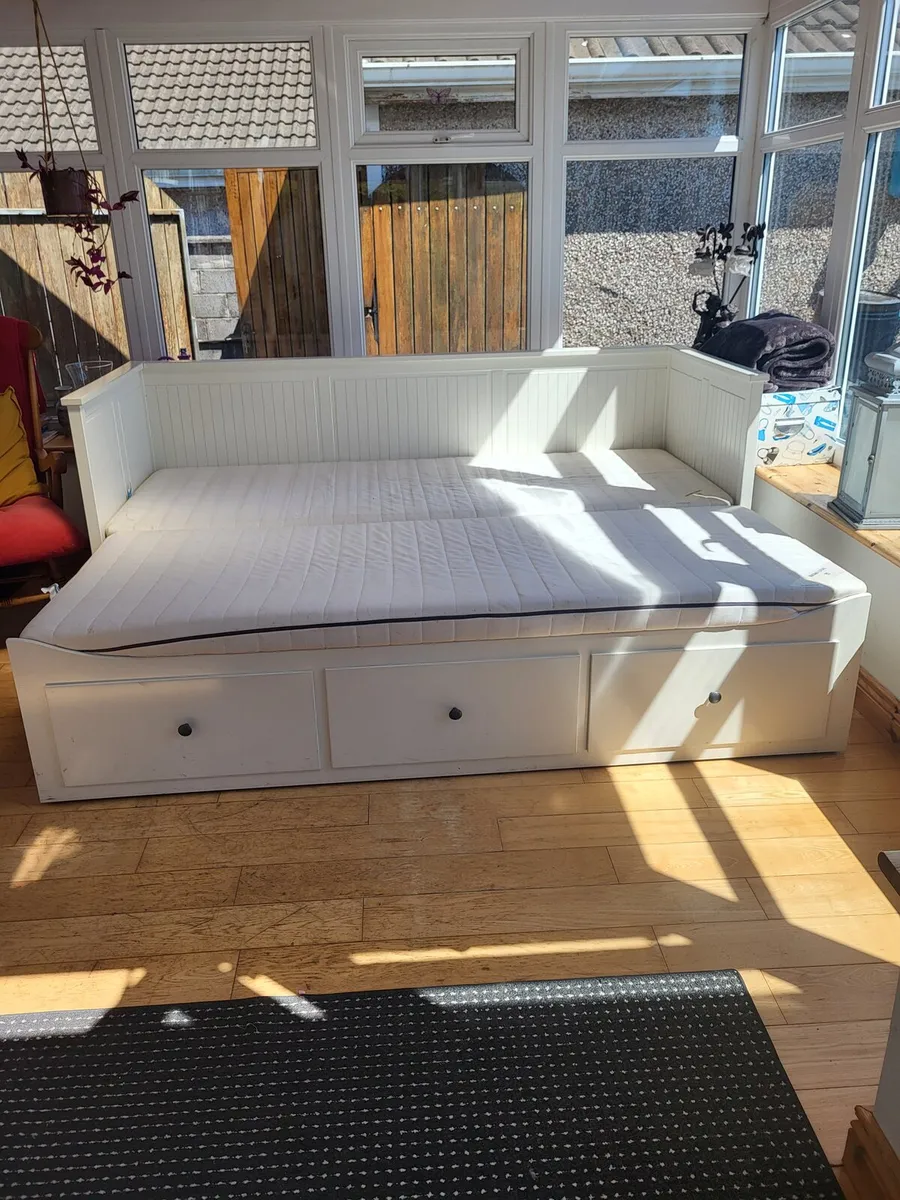 Day-bed - Image 2