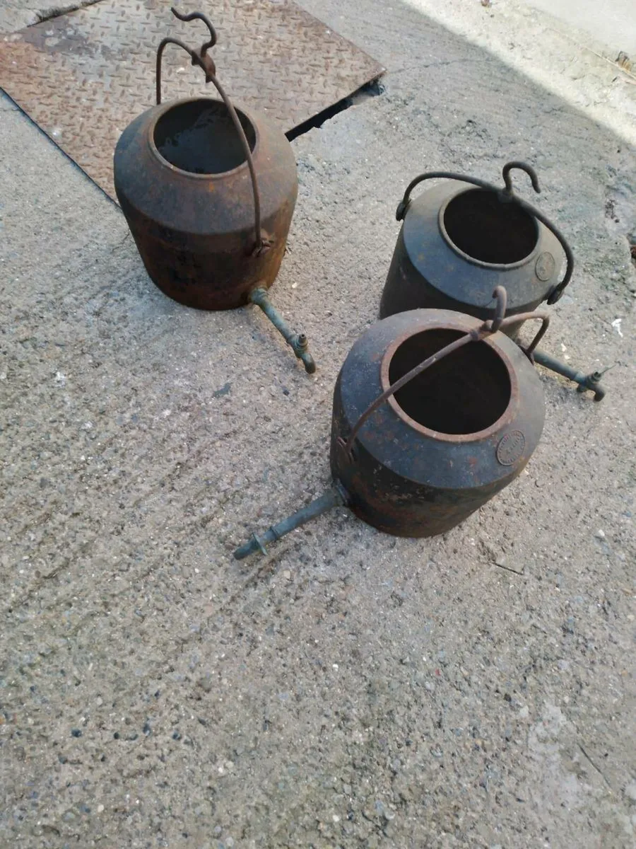Old cast iron pots - Image 1