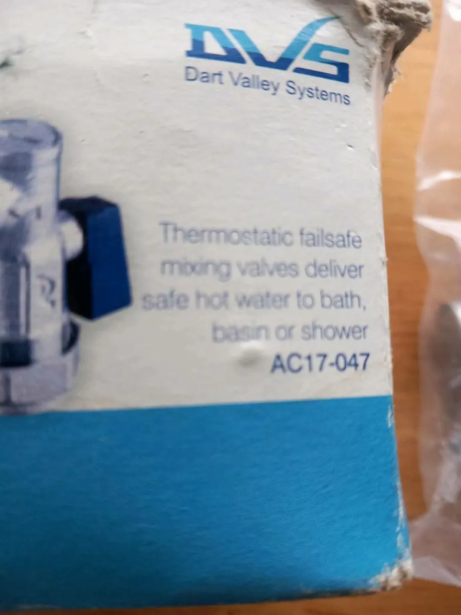 Thermostatic mixing valve new 3/4 or 1/2 - Image 3