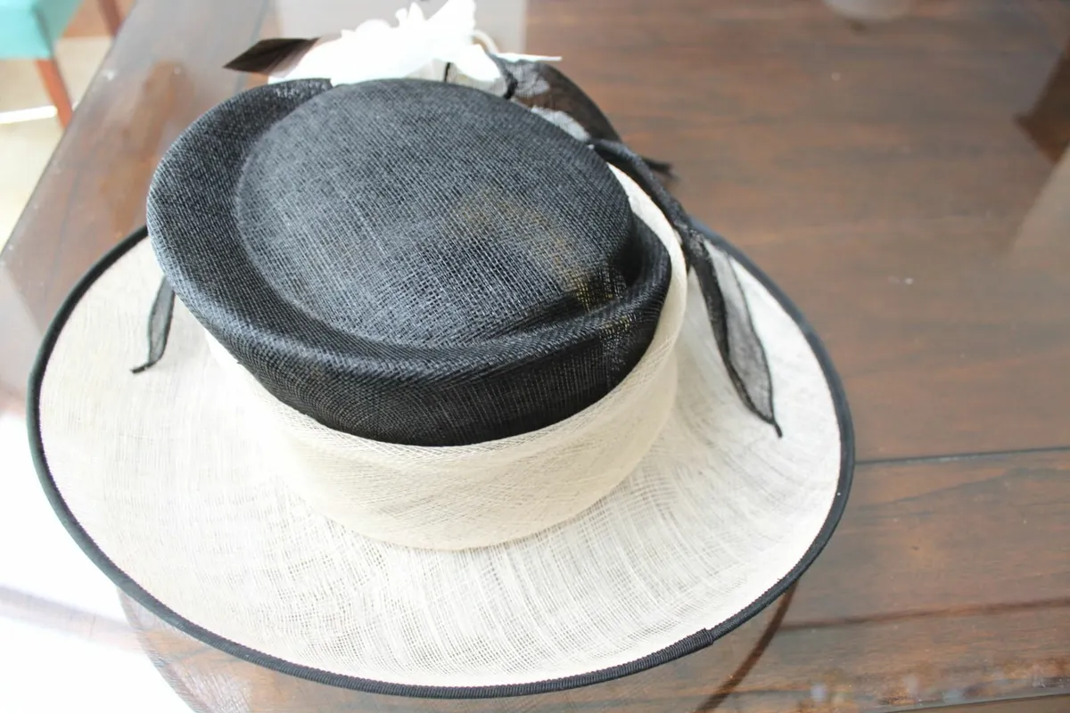 WEDDING HAT - Image 1