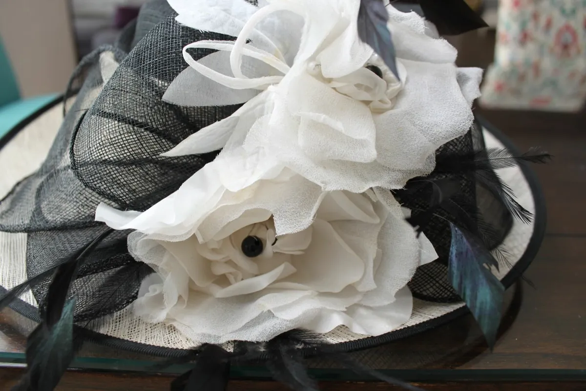WEDDING HAT - Image 2