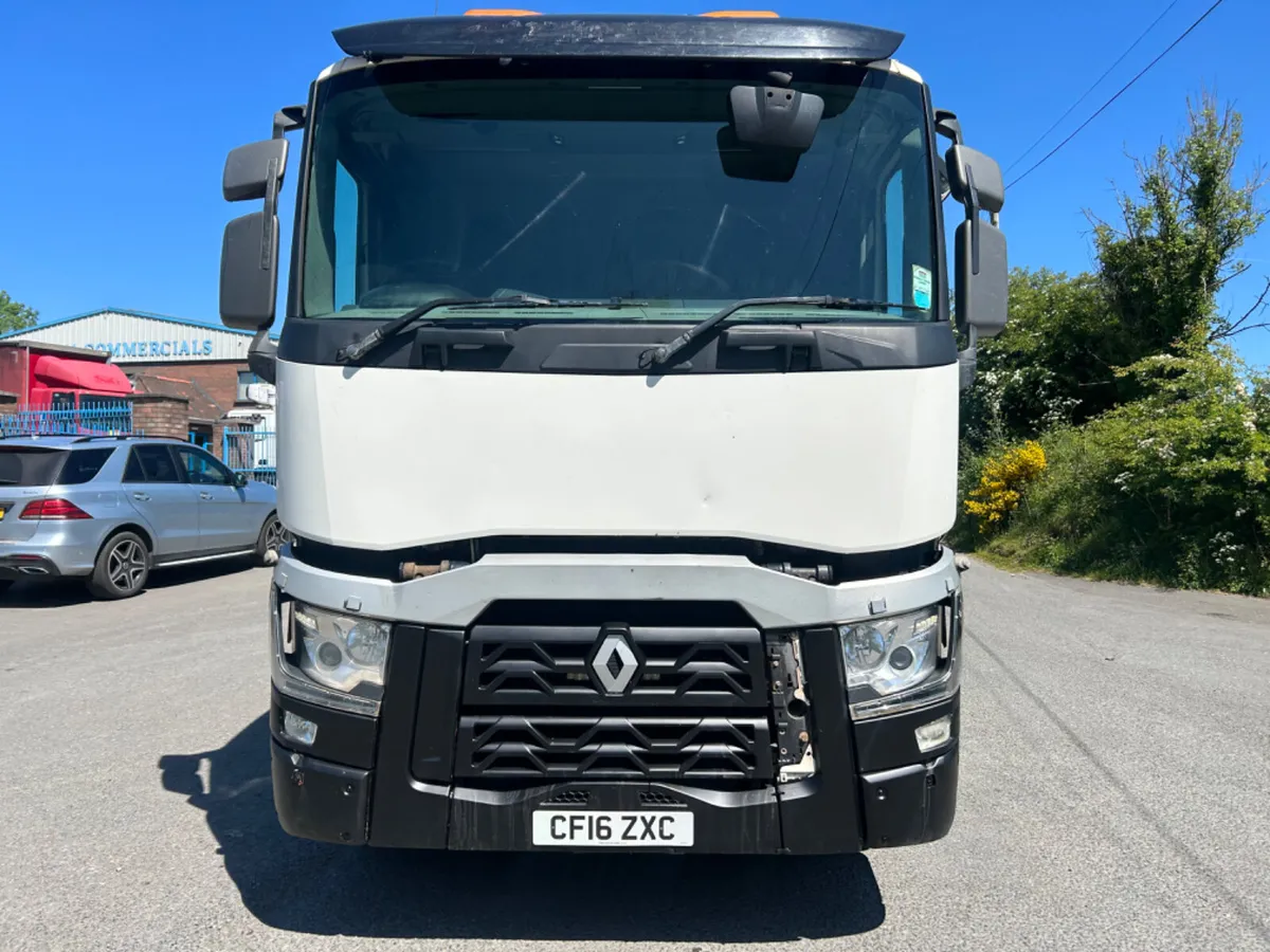 2016 Renault t460 8x4 tar spec tipper - Image 2
