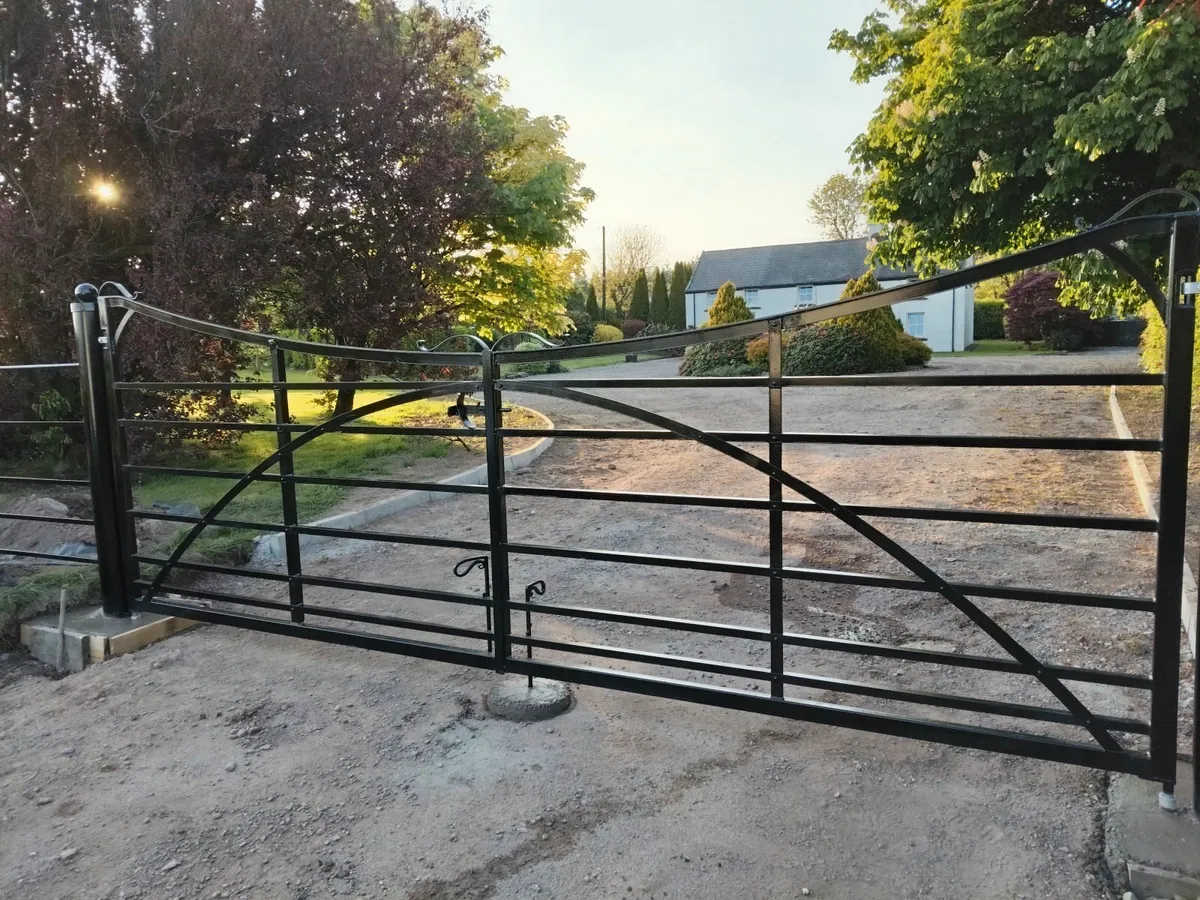 Gates - Image 1
