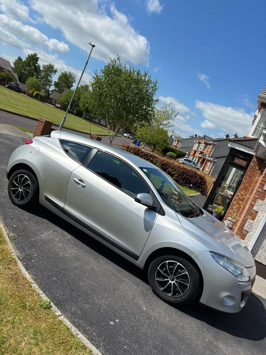Renault Megane Coupe 1.5 Diesel LOW MILEAGE - Image 3