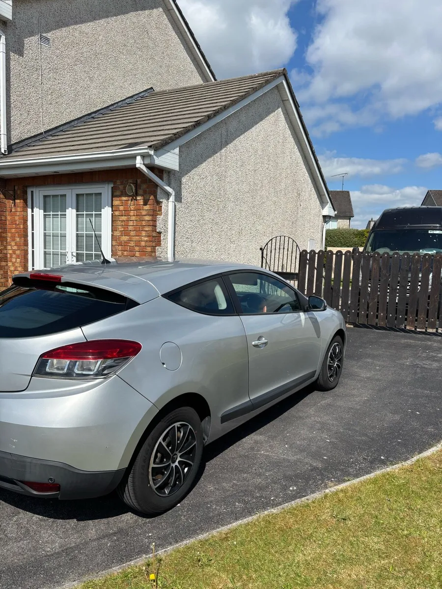Renault Megane Coupe 1.5 Diesel LOW MILEAGE - Image 4