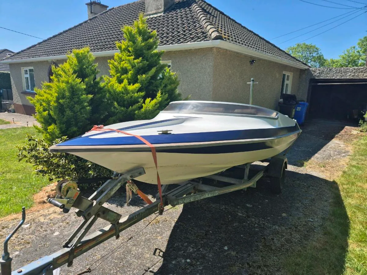 Speed boat with trailer and fuel tank - Image 2
