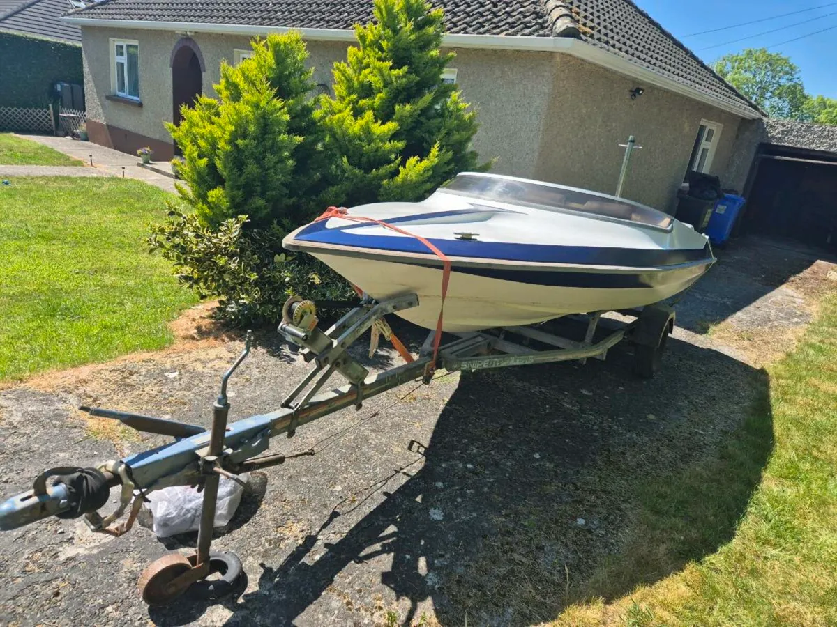 Speed boat with trailer and fuel tank - Image 3