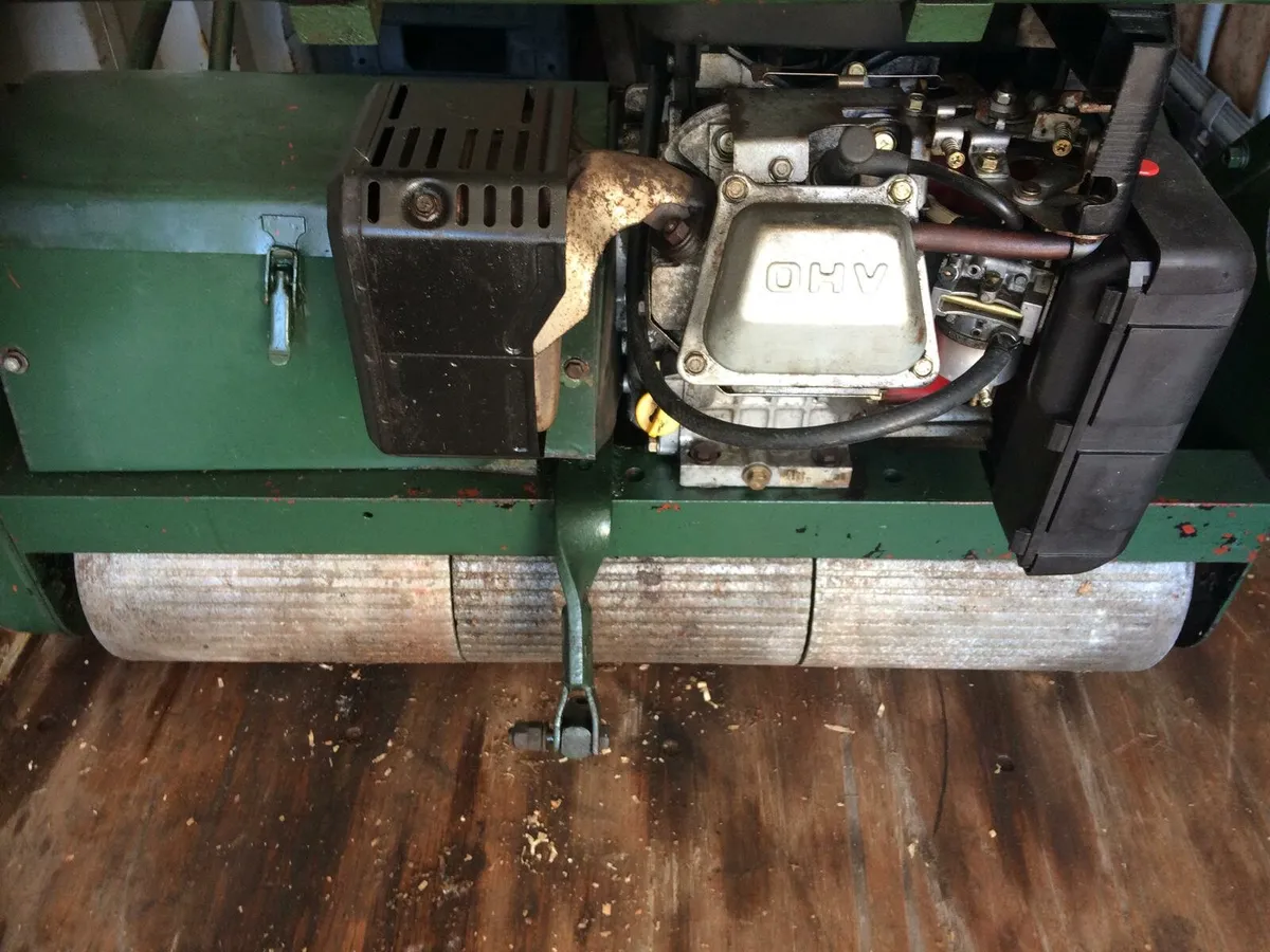 Briggs and Stratton mower - Image 2
