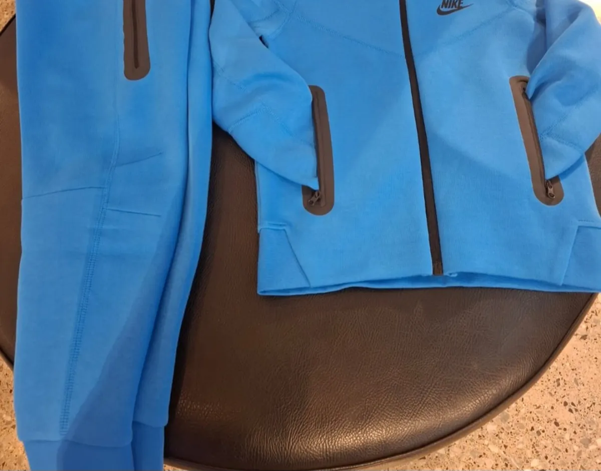 Nike tec fleece blue