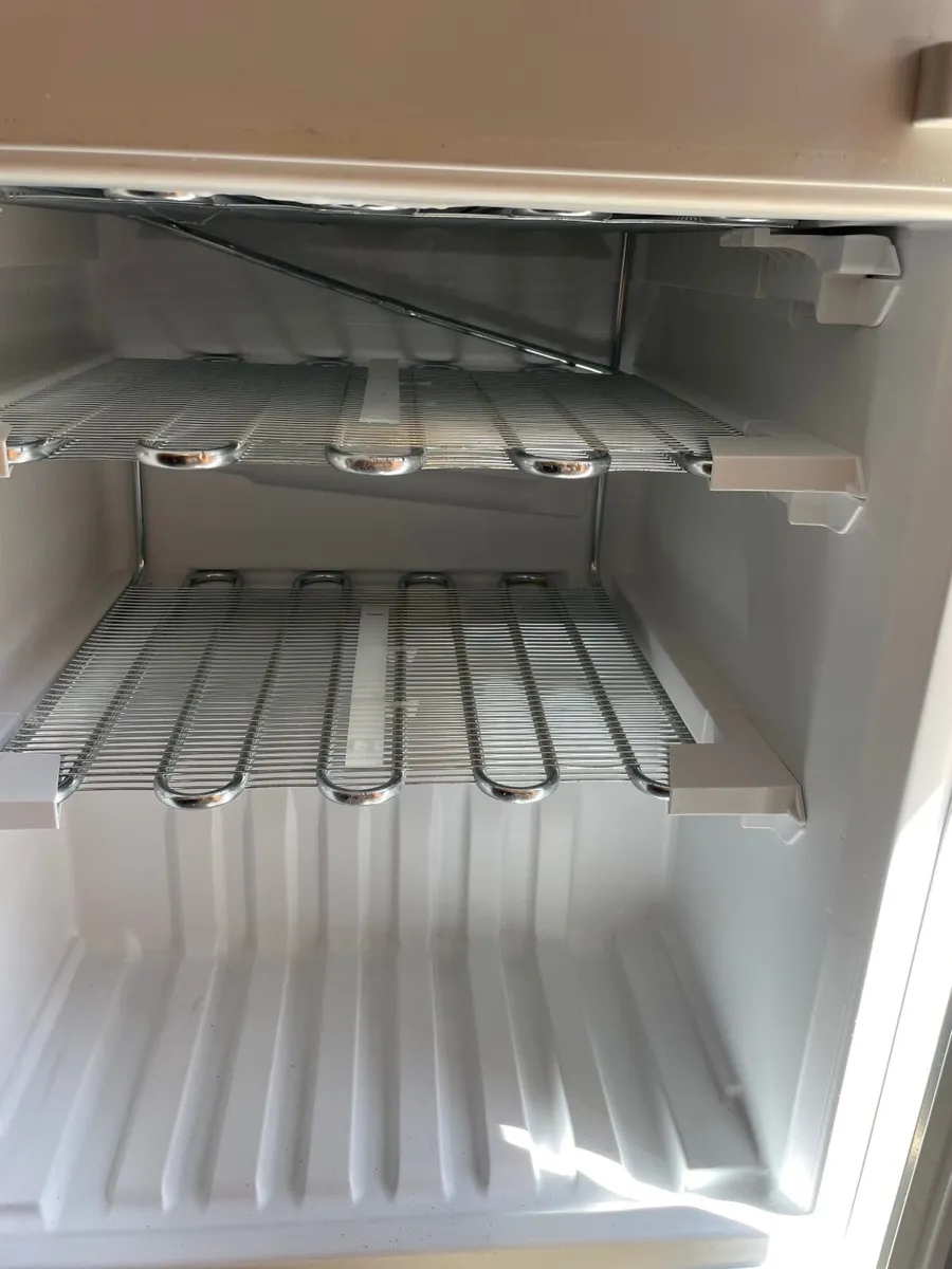 Fridge freezer - Image 2