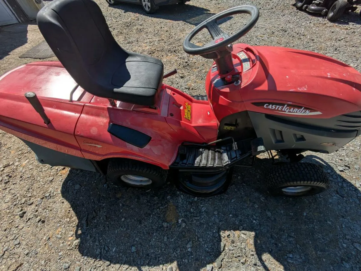 Ride on lawnmower - Image 2