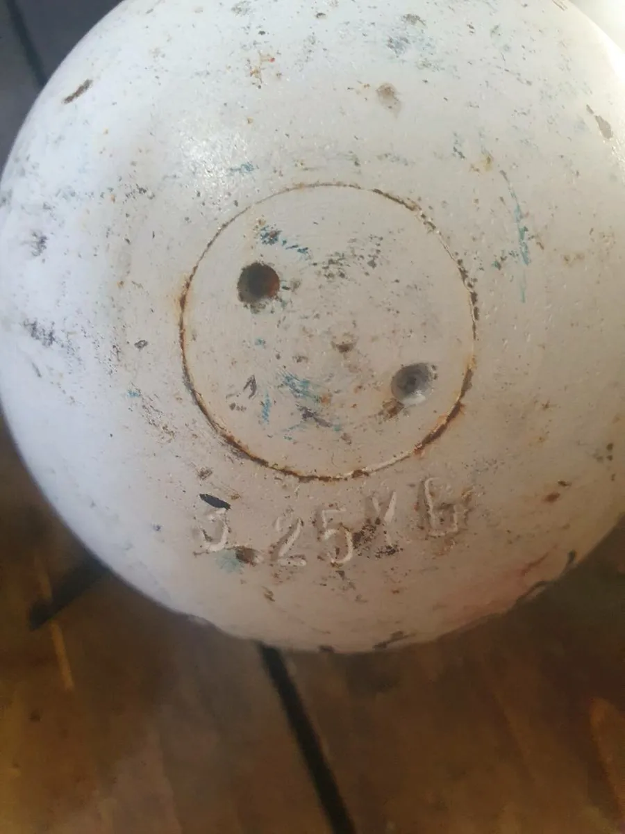 Shot puts - Image 1