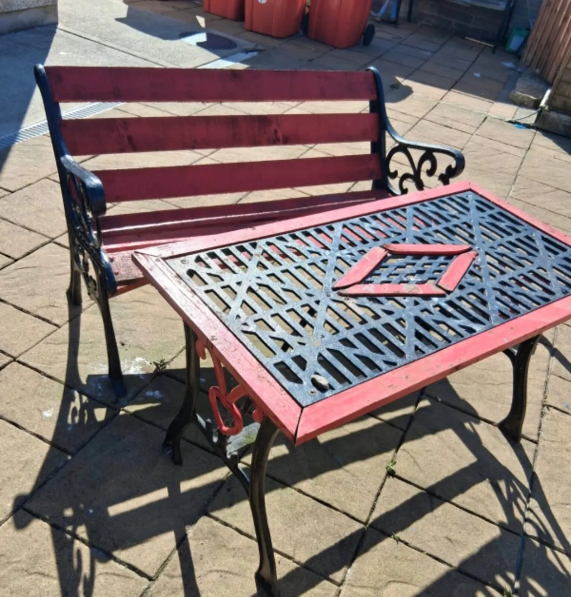 Garden bench and table - Image 1