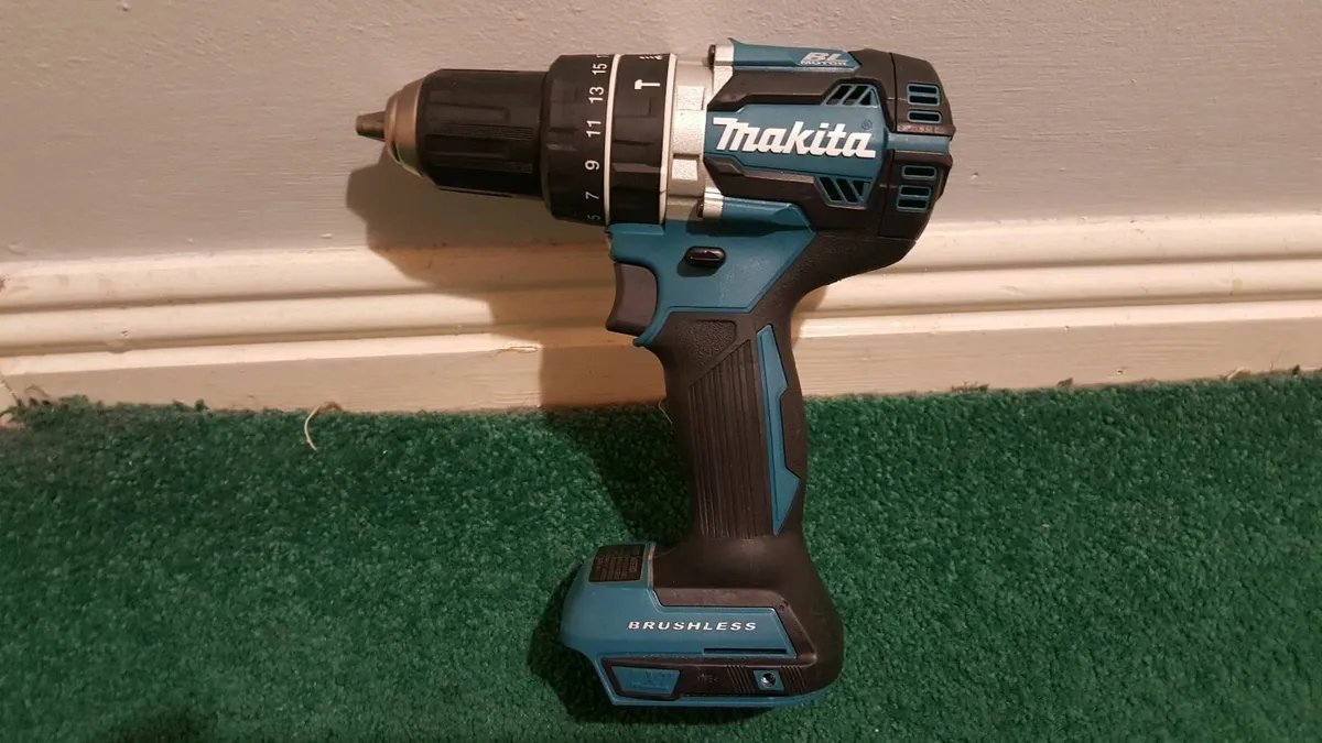 18V Makita Brushless Hammer Drill kit - Image 2