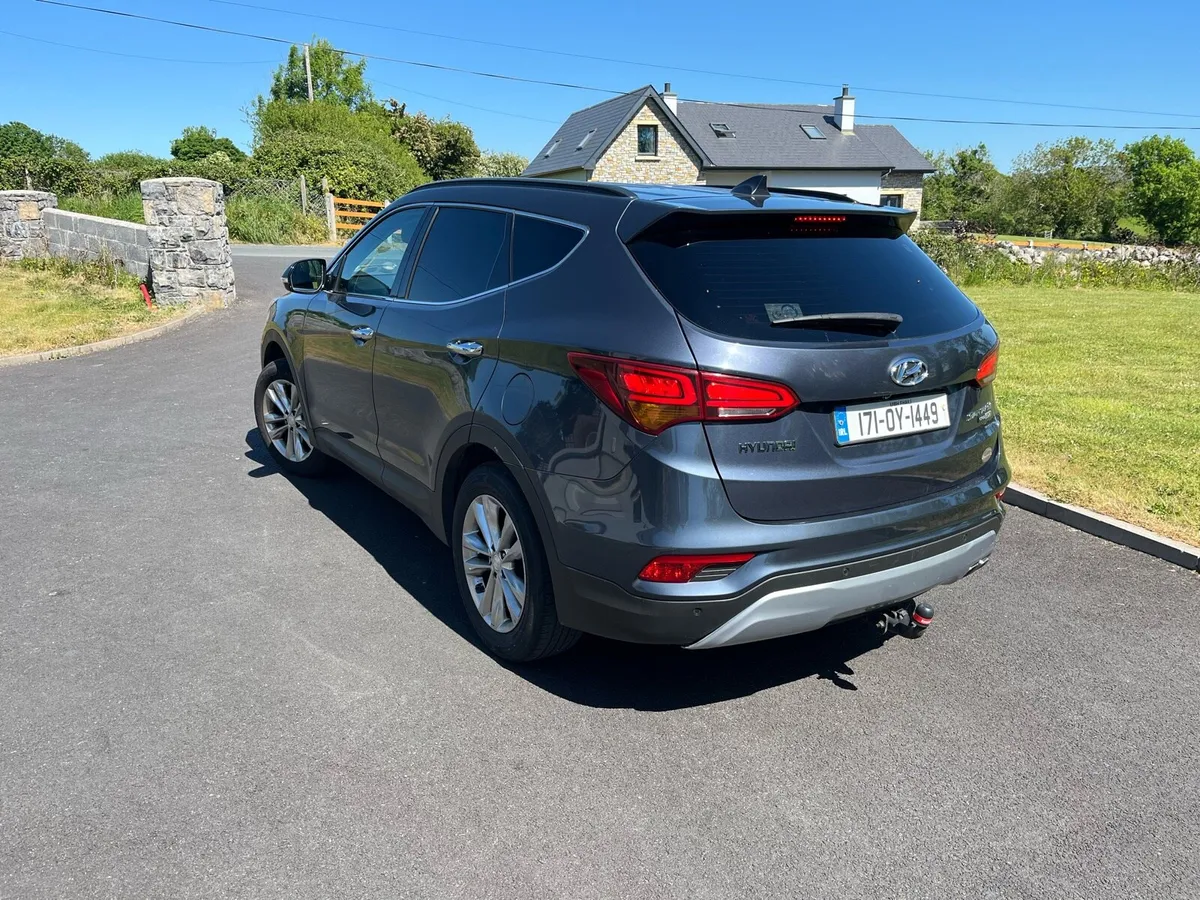 Hyundai santafe commercial - Image 4