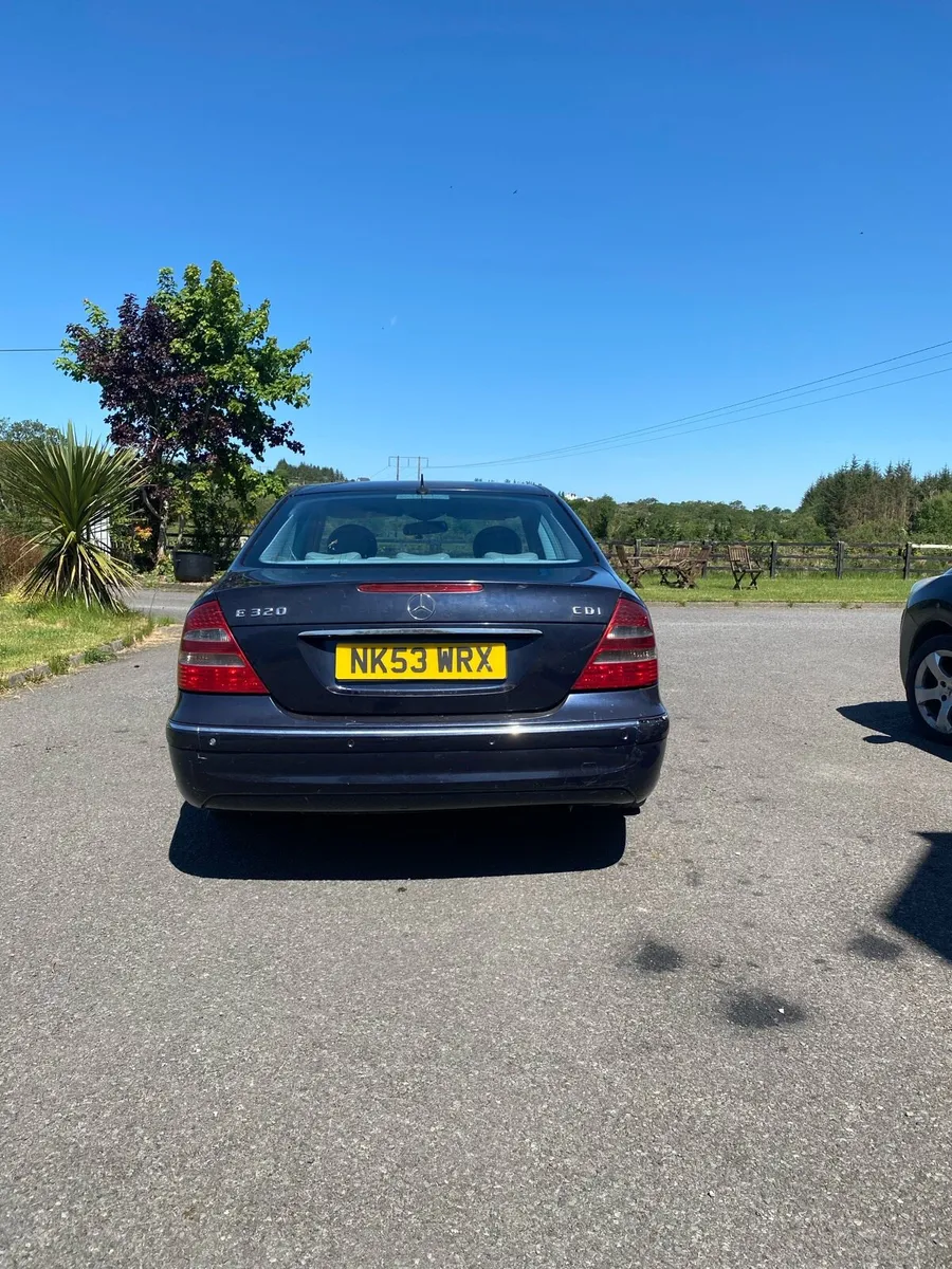 Mercedes E320 Automatic - Image 3