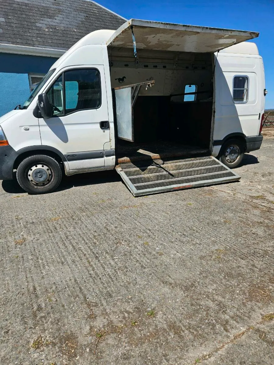 Horse Van, Renault Master - Image 4