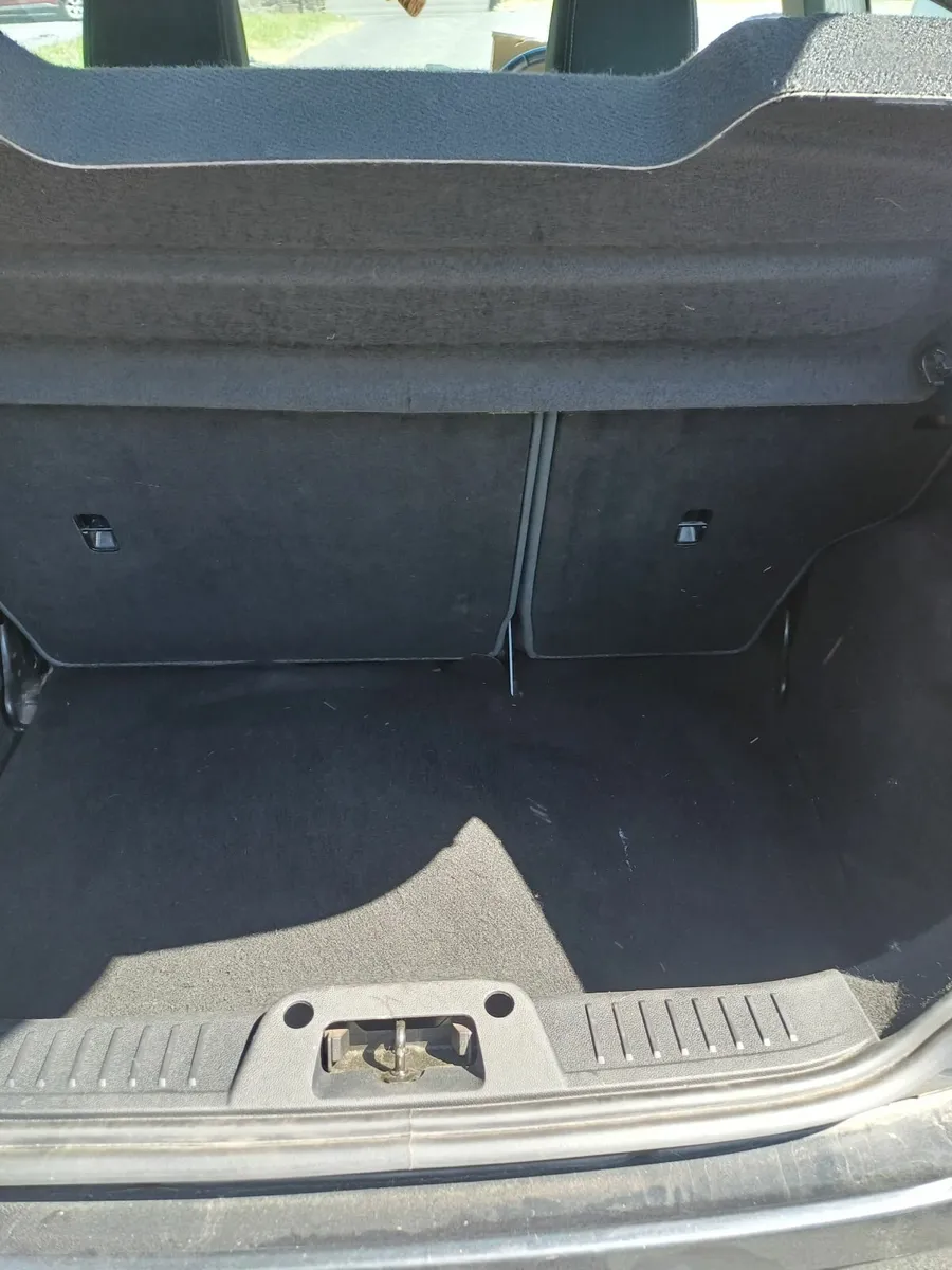 Ford Fiesta 2012 - Image 2