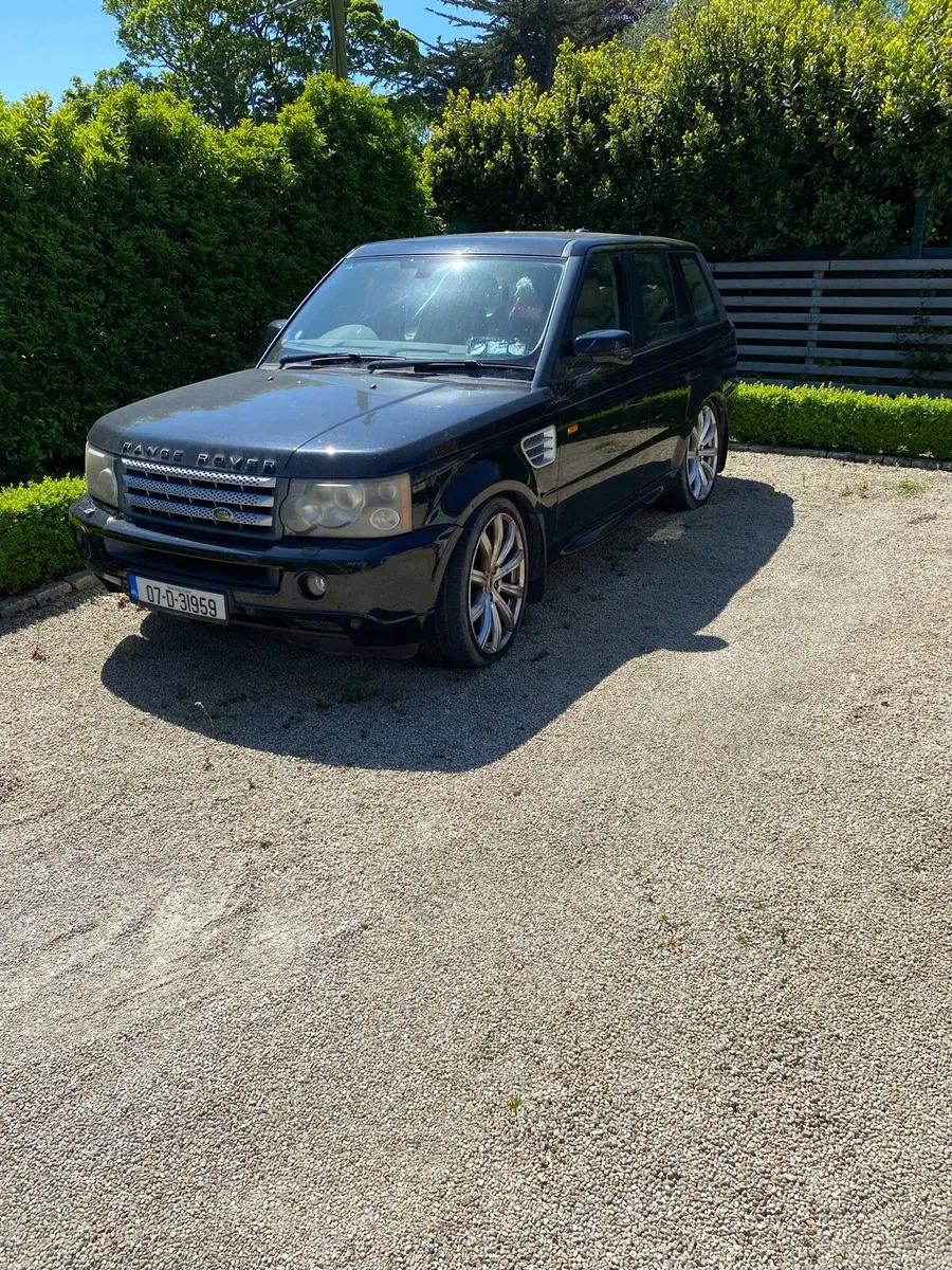 Land Rover - Image 1
