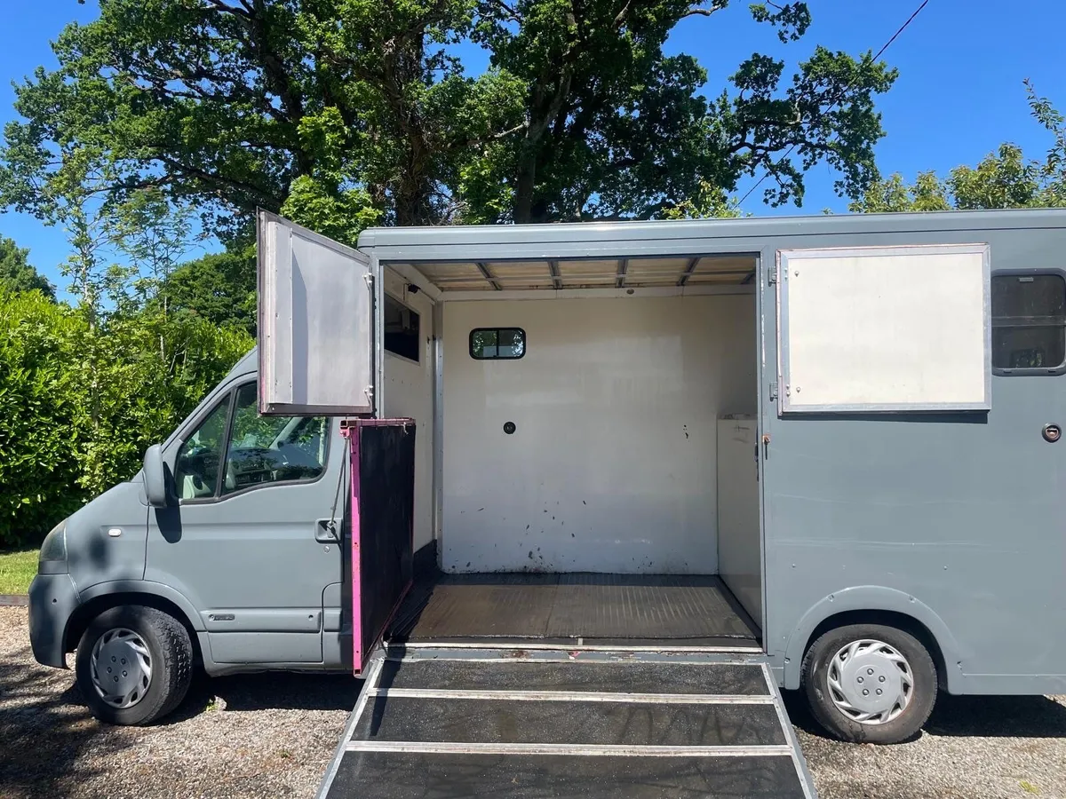 Horse Lorry - Image 4