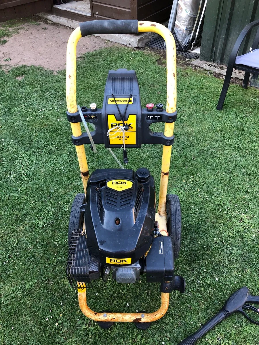 Petrol power washer - Image 1