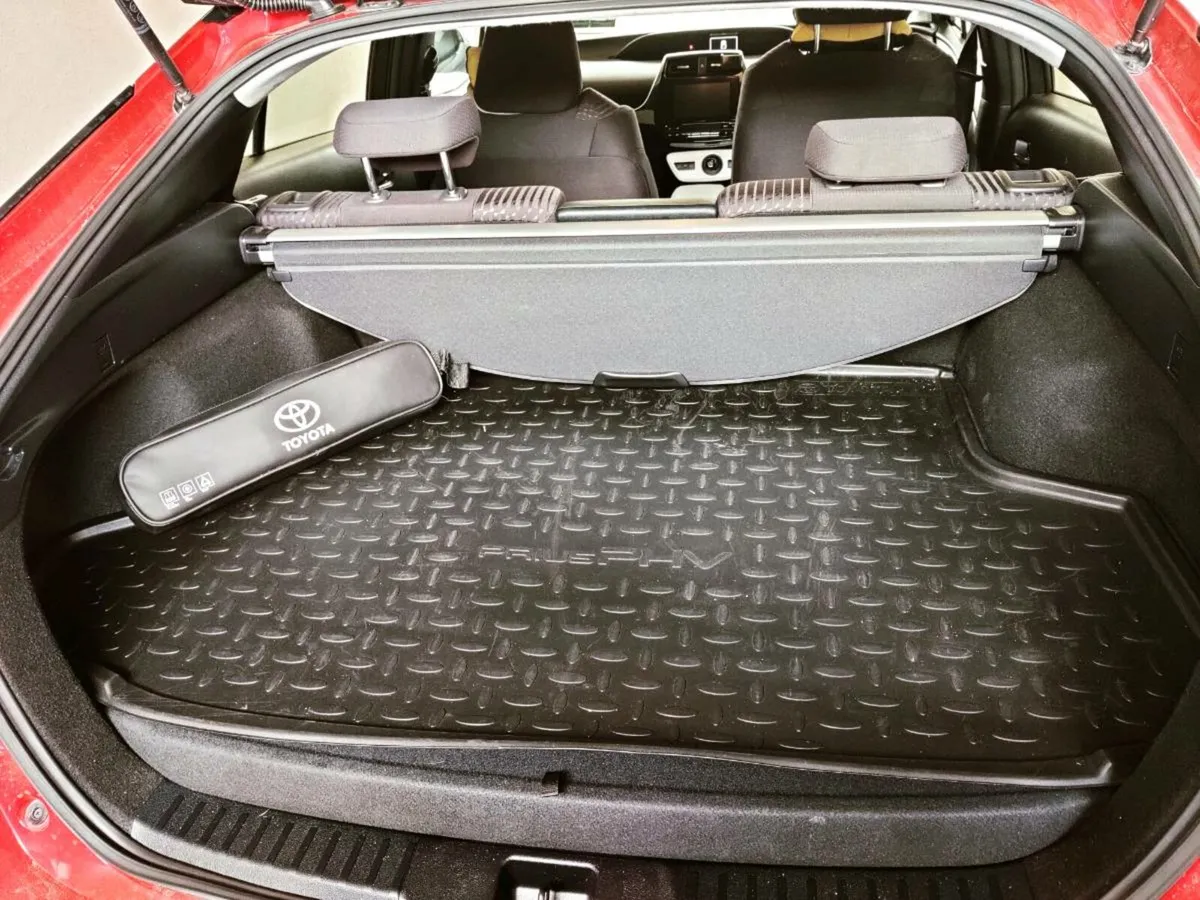 2019 Toyota Prius plug-in hybrid - Image 4