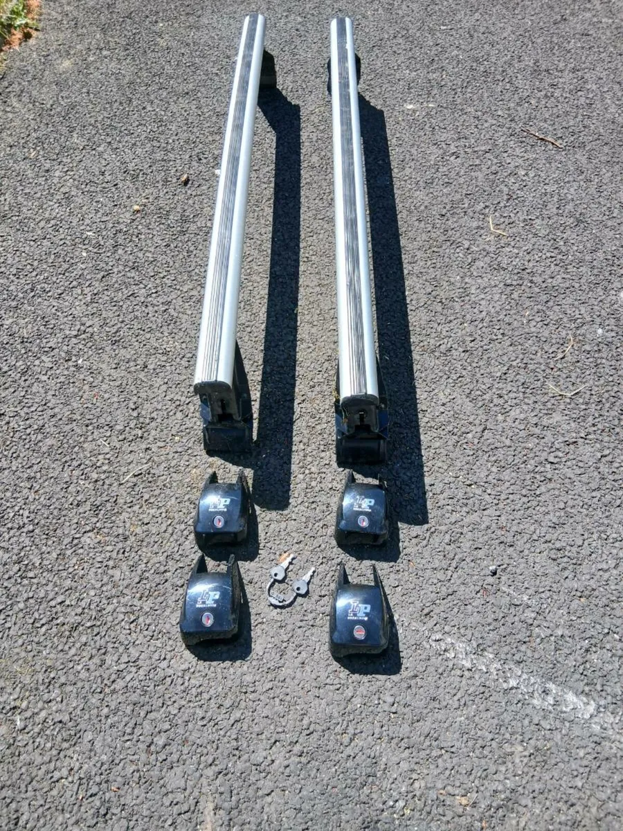 Toyota Avensis roof rails/rack - Image 2