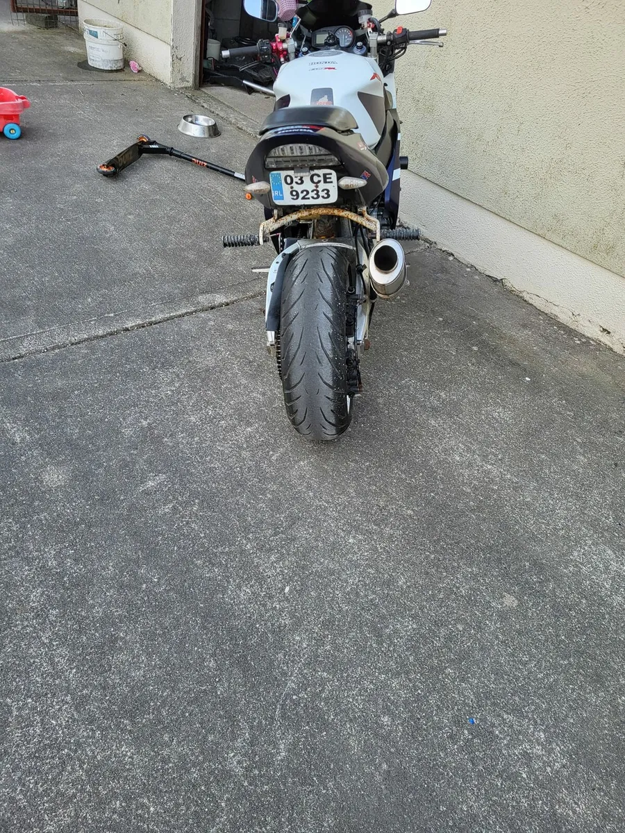 Honda fireblade 954 - Image 2