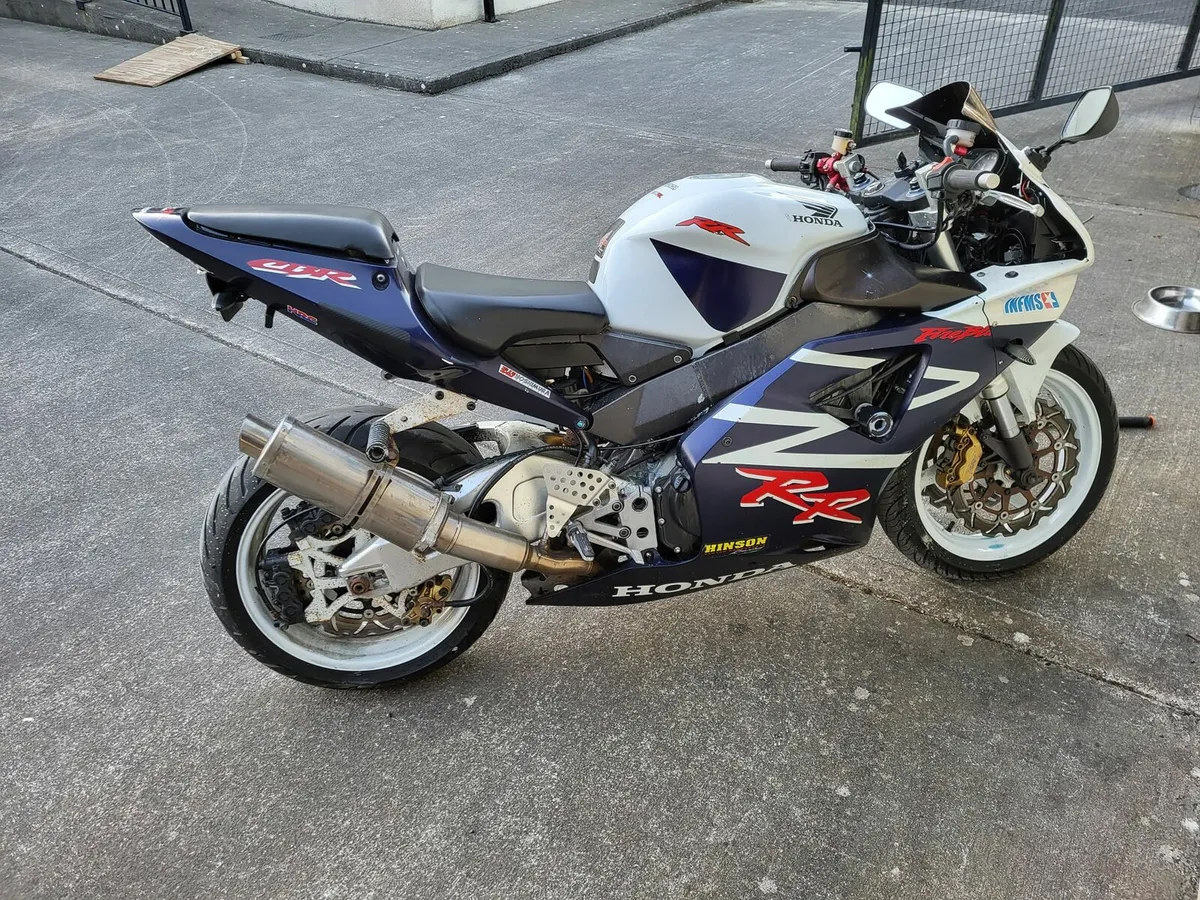 Honda fireblade 954 - Image 1
