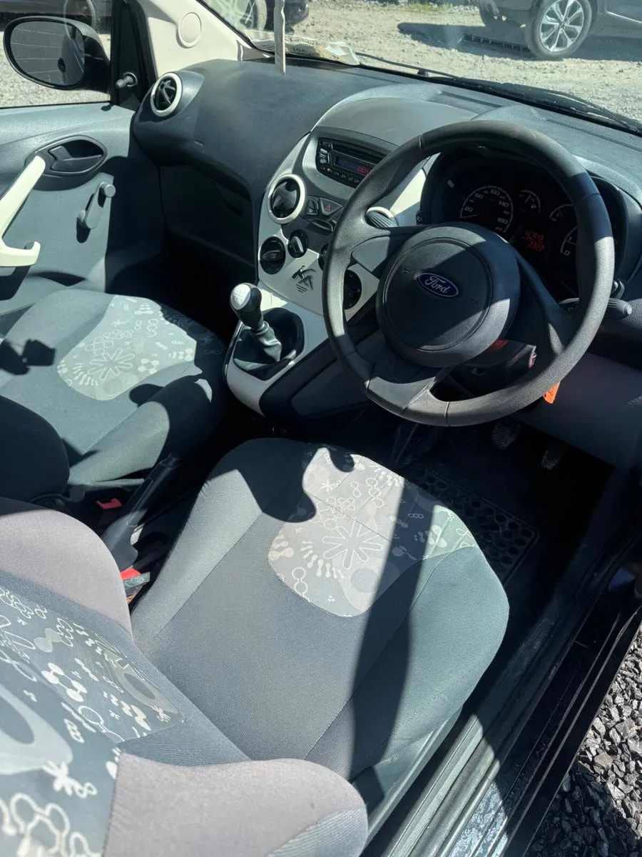 Ford KA 2010 - Image 2