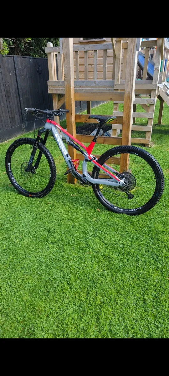 Canyon Neuron Carbon Fibre Mountain Bike - Image 3