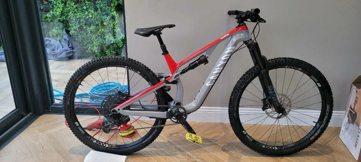 Canyon Neuron Carbon Fibre Mountain Bike - Image 4