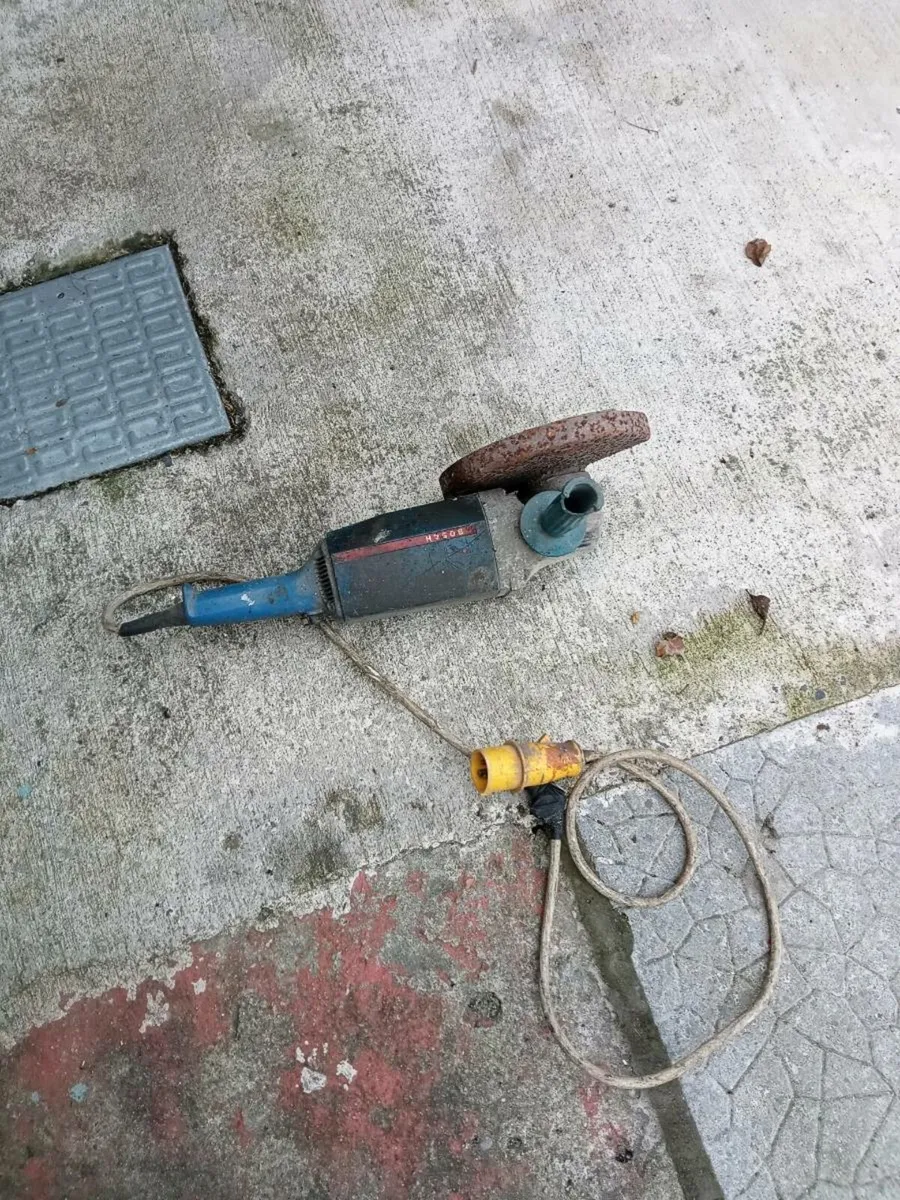 9" angle grinder - Image 2