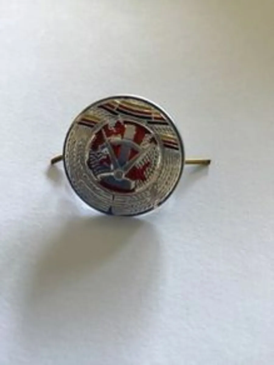 Military pin badge - East German Army