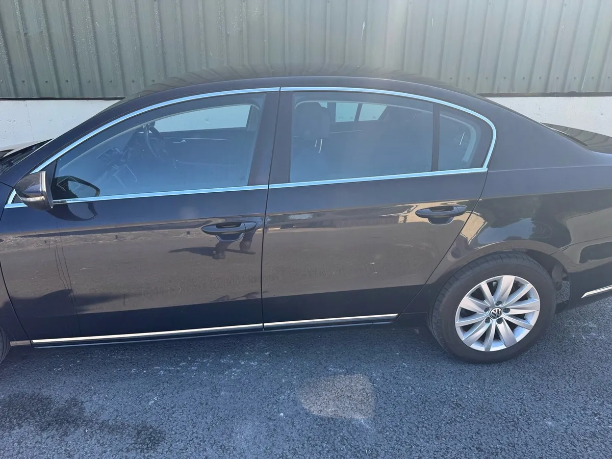 Volkswagen Passat 2012 TDI - Image 2