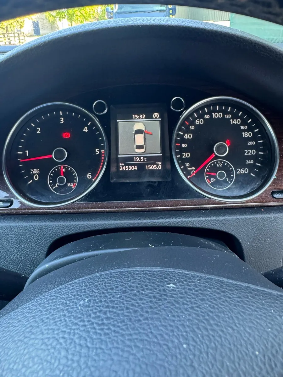 Volkswagen Passat 2012 TDI - Image 4