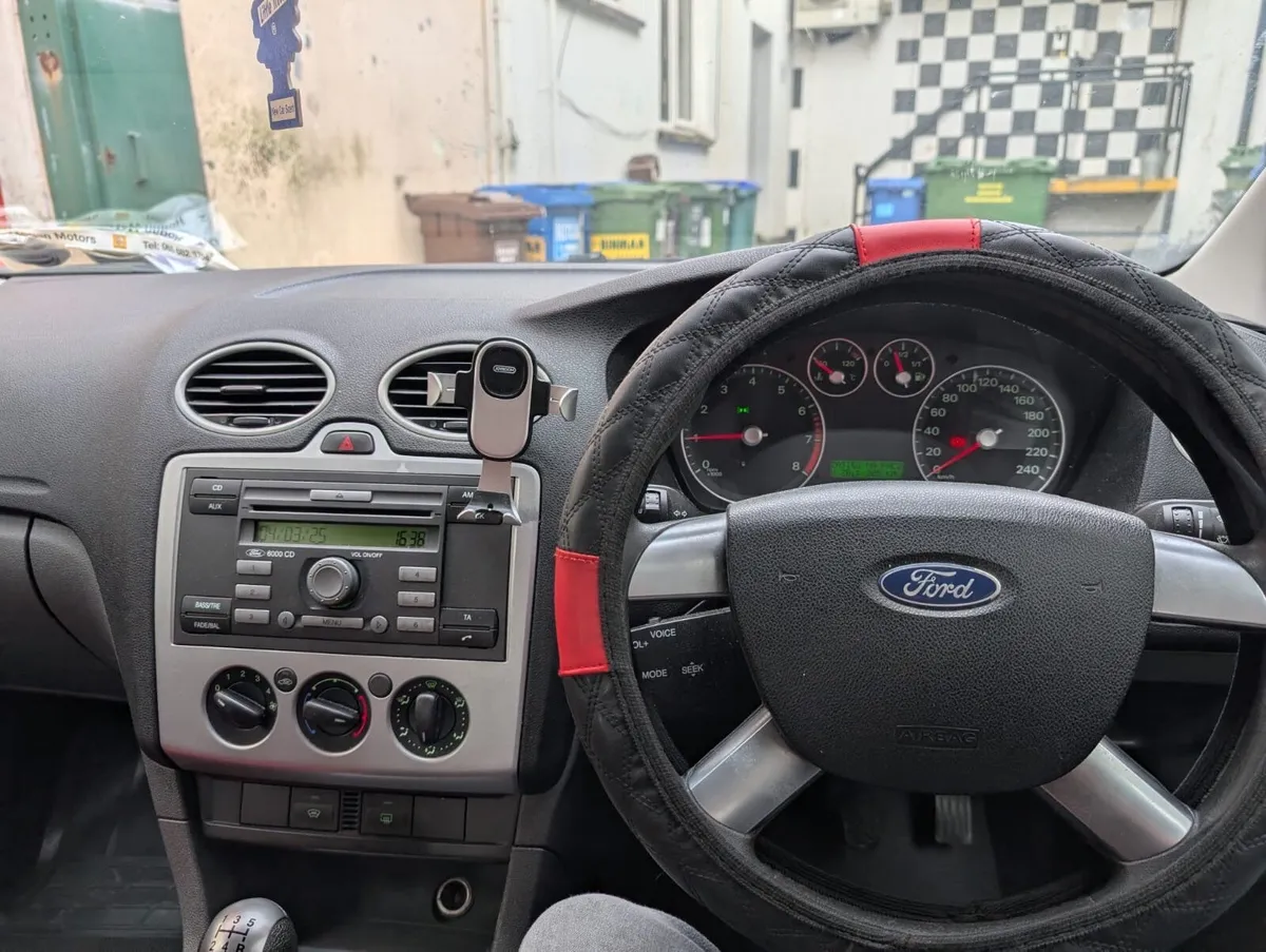 Ford Focus 2007 - Image 2