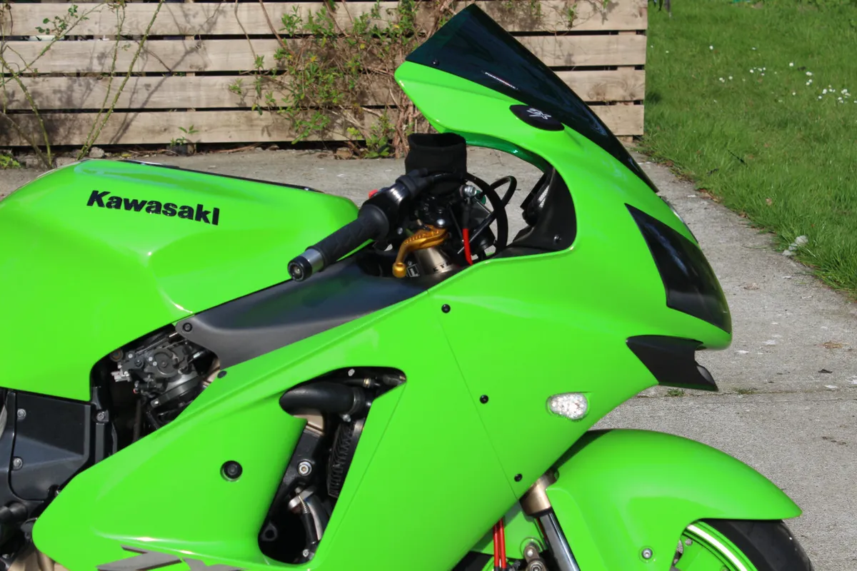 2005 Kawasaki ZX12R - Image 2