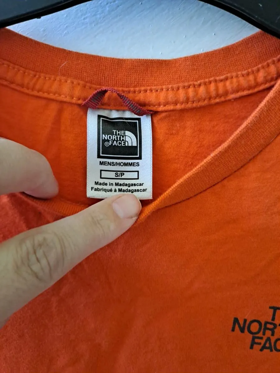 North Face tee shirt size S orange - Image 2